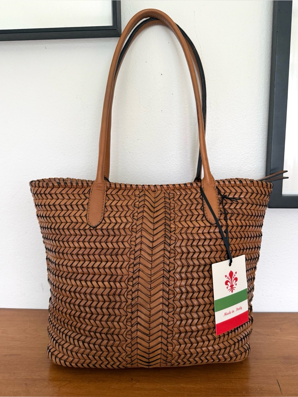 New Made in Italy Woven Leather Shoulder Tote Bag in Cognac Brown - Picture 2 of 9